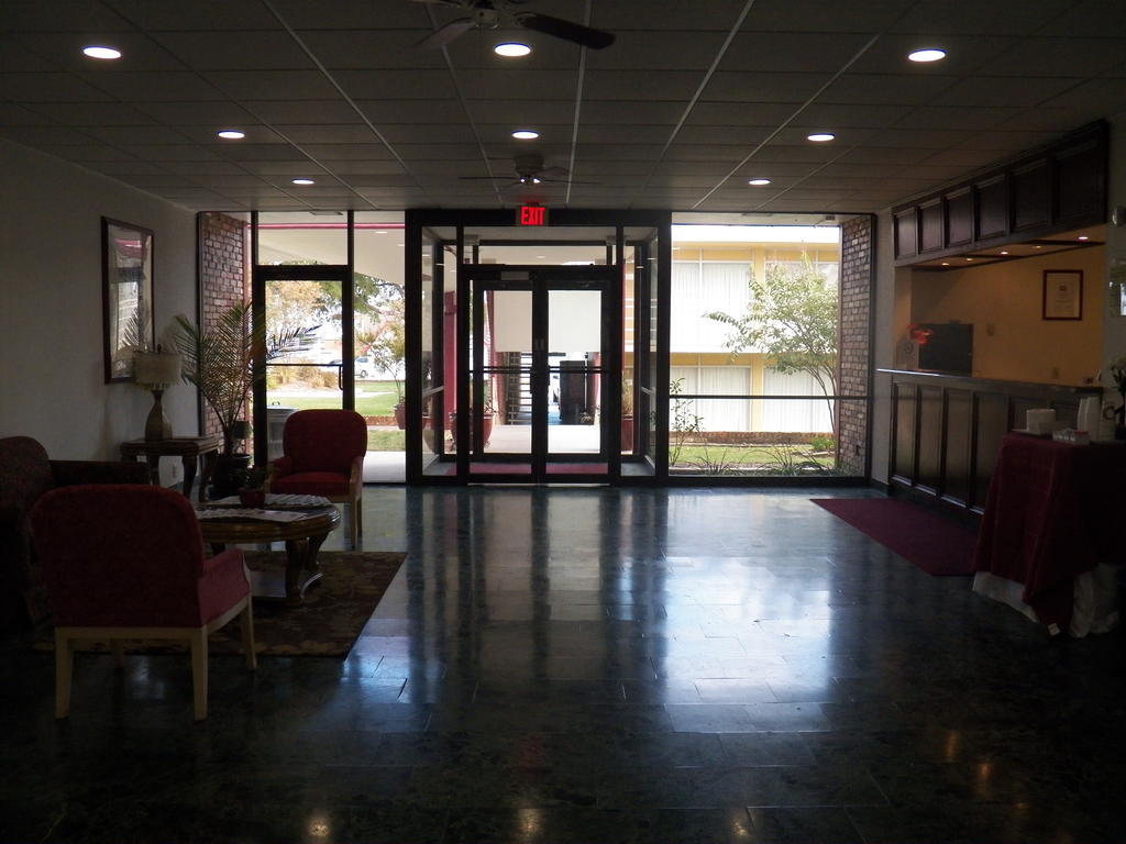 University Inn Bryan Exterior foto