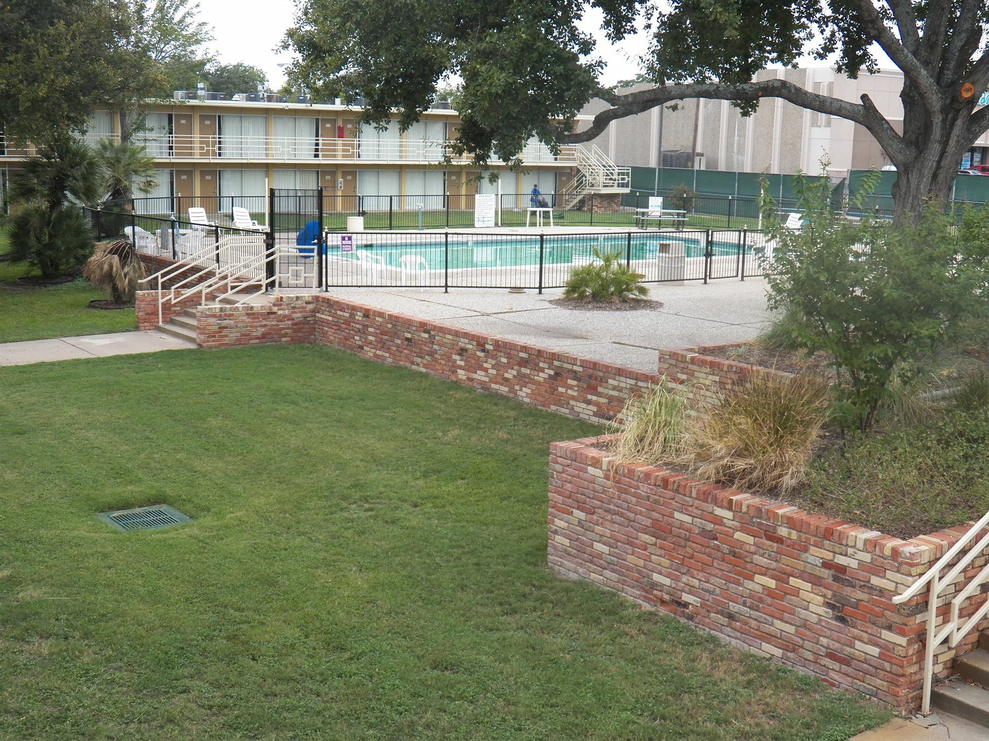 University Inn Bryan Exterior foto